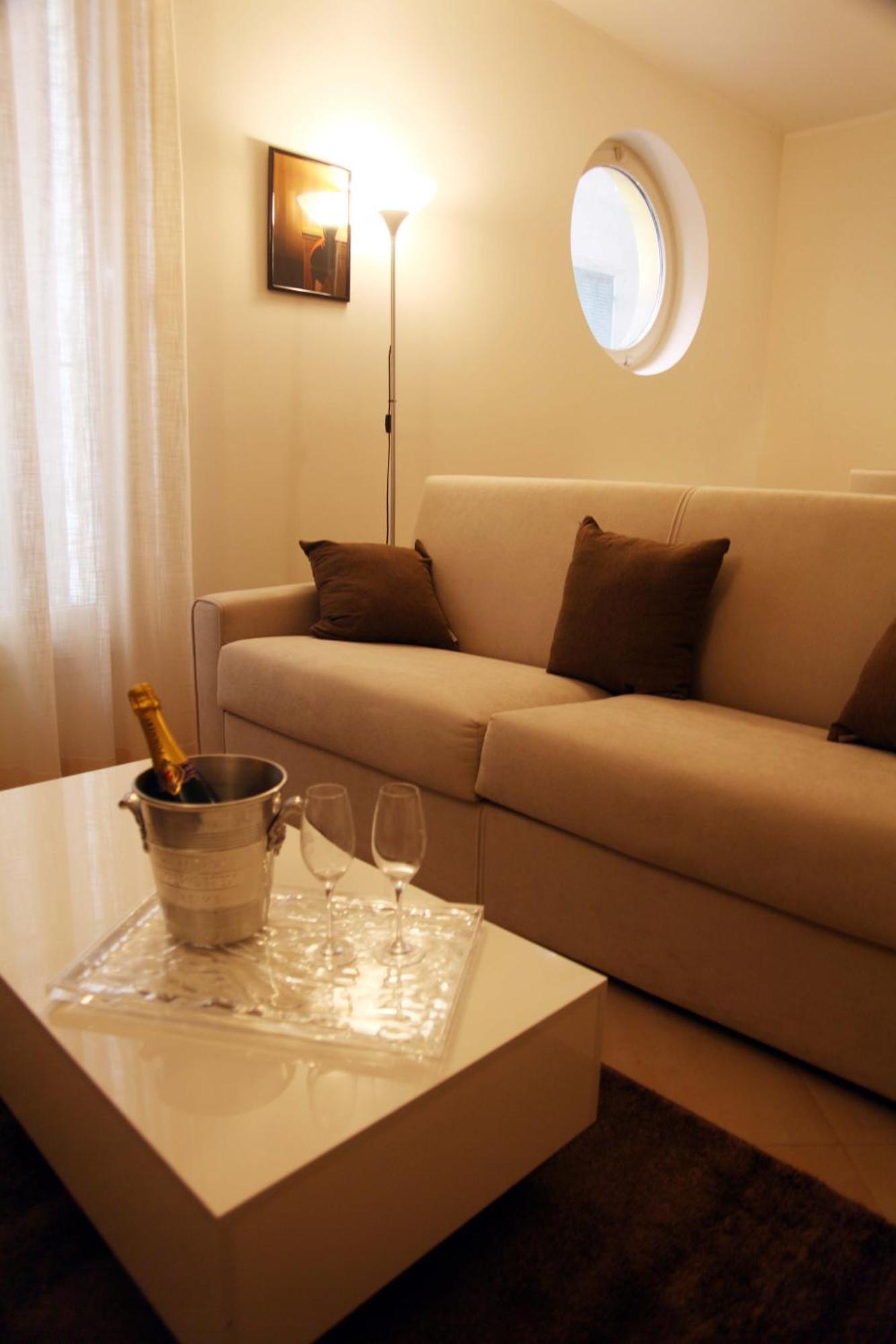 Dimoraviapiadue Apartment Savona Bagian luar foto
